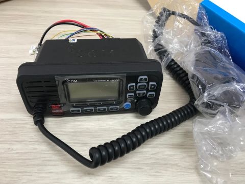 Rádio náutico VHF ICOM ICM330