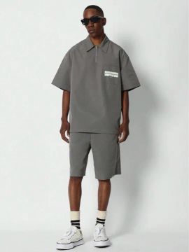 Conjunto de camisa e bermuda cinza