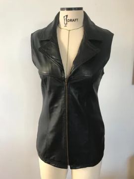 colete de couro preto da marca lita mortari