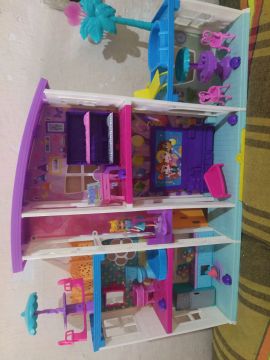 Casa de Bonecas com Móveis e Acessórios
