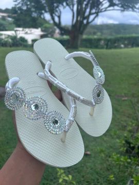 Havaianas brancas com pedrarias
