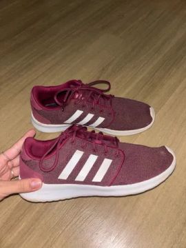 Tênis Adidas