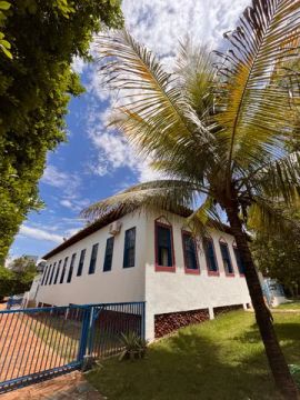 Alugo casa colonial no Aldeia do Vale