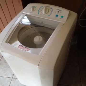 Lavadora Roupa Electrolux 9 kg com pequeno vazamento