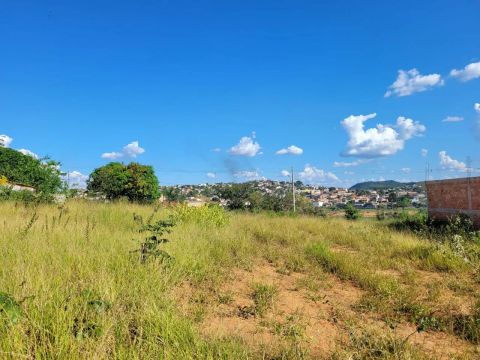 Lote em rua 10 - recanto Verde - Esmeraldas/MG