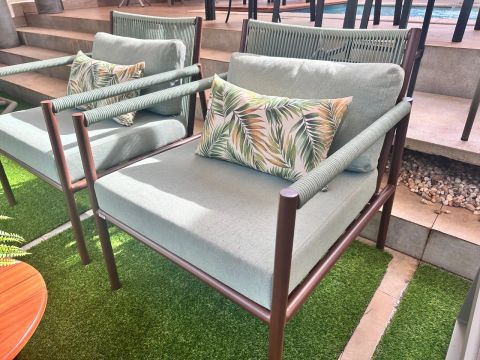 2 poltronas linha alto padrão ! 