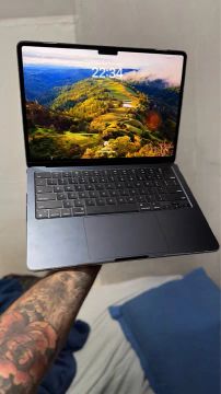 MacBook Air M2 - 8/256GB
