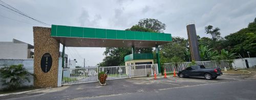 Vendo Terreno em Condomínio Fechado - 12,5x40m - Segurança e Conforto!