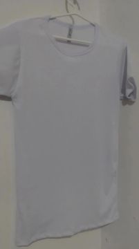 Camiseta branca canelada, tamanho M