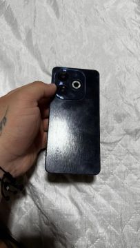 Infinix Smart 8 Pro 
