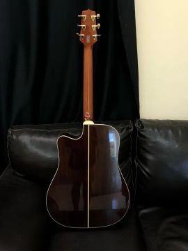 Violão takamine