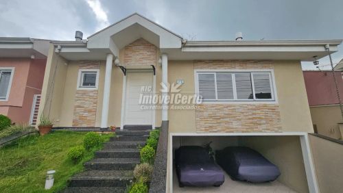 Casa em condomínio fechado de 196 m² com 3 dormitórios sendo 1 suíte e mais área de sótão