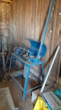 Vendo Maquina de endireitar ferro