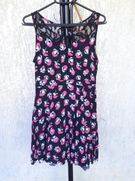 Vestido preto curto estampado tam P
