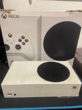 Xbox Series S - 2 controles (leia)