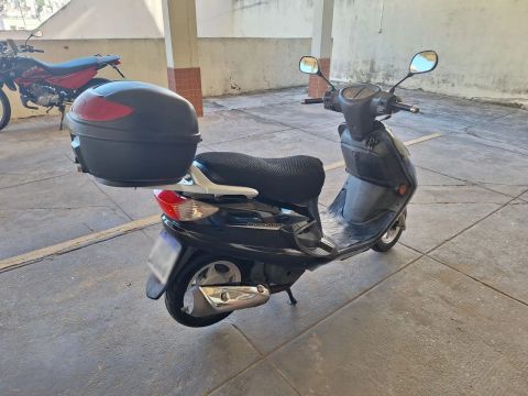 Scooter Burgman 125 - Ótimo estado!