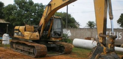 Escavadeira Caterpillar 320 CL 
