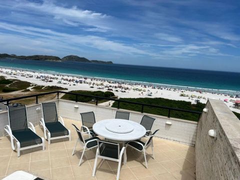 Cabo Frio - Cobertura triplex , 4 suítes, vista mar, porteira Fechada