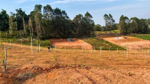 Lotes de 500m² em Cotia  Condomínio Fechado com Lago de Pesca