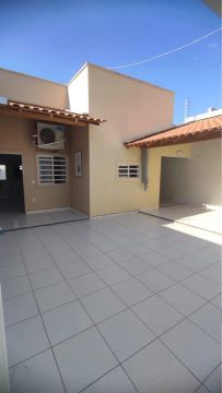 Casa em condomínio de 10 casas 