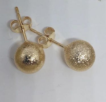 Brinco banhado a ouro de bolinhas texturizada, Medio.