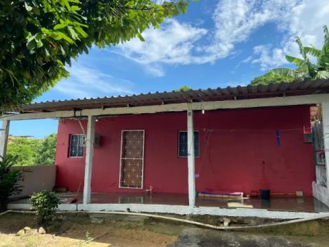 Casa c/2 quartos quintal grande - Colônia Terra Nova