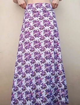 Saia longa floral branca e roxa