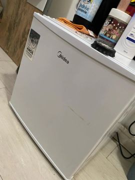 Frigobar midea 45L 220v