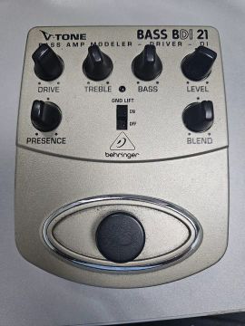 Pedal de Baixo Behringer Bass BDI 21