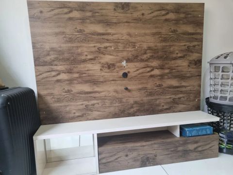 Rack para TV com Painel em Madeira