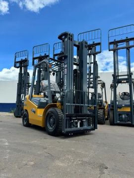 Empilhadeira Plasnox| Nova| 2.500kg| Diesel | Torre 6mts