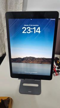 iPad 9ª Geração 256GB Wi-Fi + Teclado Logitech - Completo e Impecável!<br>