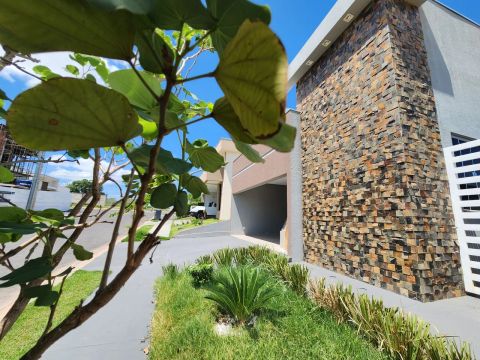 Vende-se Ágio de uma casa 4 Quartos no Condomínio Primor das Torres em Cuiabá MT 
