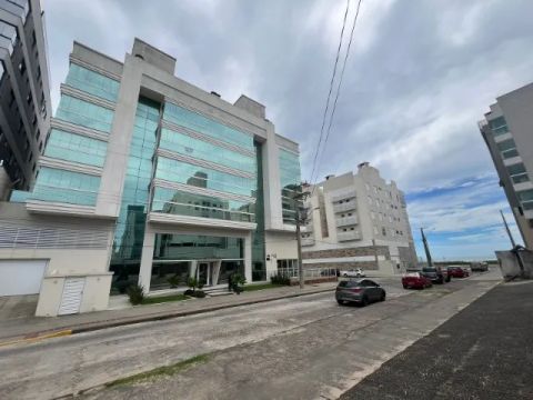 Apartamento em Laguna, Mar Grosso, 3 Suítes, 2 Vagas, Mobiliado. 