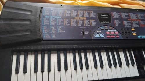 Teclado Casio CTK-625 - 100 Ritmos e 100 Tons