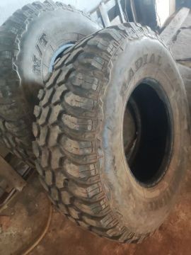 Pneu 37x12.50R17 LT Usado