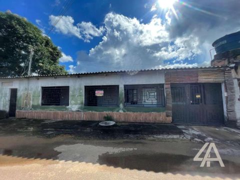 (Vende-se) Vila com 3 Casas com 1 dormitório, 10 m² por R$ 350.000 - Conceição - Porto Vel