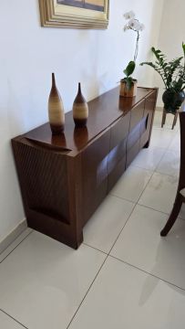 Buffet de madeira com 1 gavetas - usado