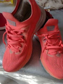 Tênis Feminino laranja Under Armour n36