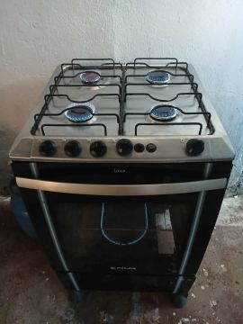 Vendo fogão não é novo nem elétrico 