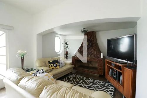 Casa à Venda - Água Fria, 3 Quartos, 300 m2