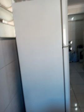 Geladeira Branca em ótimo estado