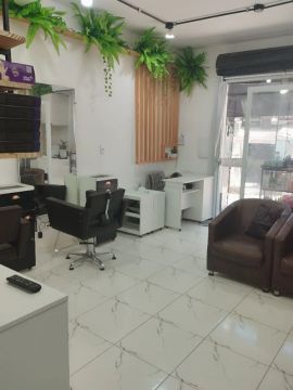 Passa se ponto comercial, Salão 