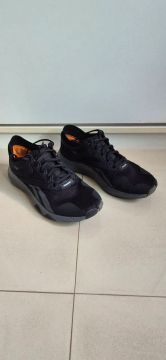 Tênis Reebok Preto modelo HIIT Tr Cross Trainer<br>