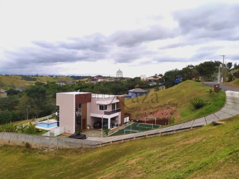 Magnífico Sobrado em Condomínio - Jacareí - Residencial Mirante do Vale - 350m² - 3 Suítes