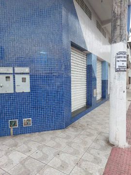 Loja de esquina com 3 portas. Aproximadamente 50 m². Divino Espírito Santo. Já foi padaria
