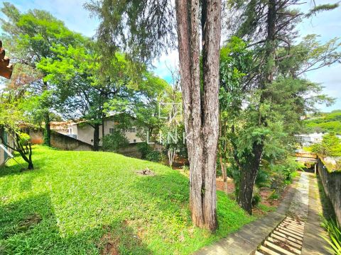 Terreno de 1060m2 no bairro Copacabana, a poucos metros da Lagoa da Pampulha