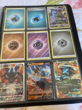 Cartas Pokémon - Lucario V-ASTRO, Kleavor V e Kyurem Branco