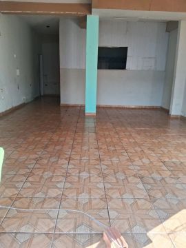Alugo um salão comercial 