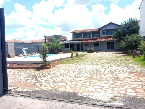 Casa top 3 suite+ escritório lazer lote 800 MTS rua 8